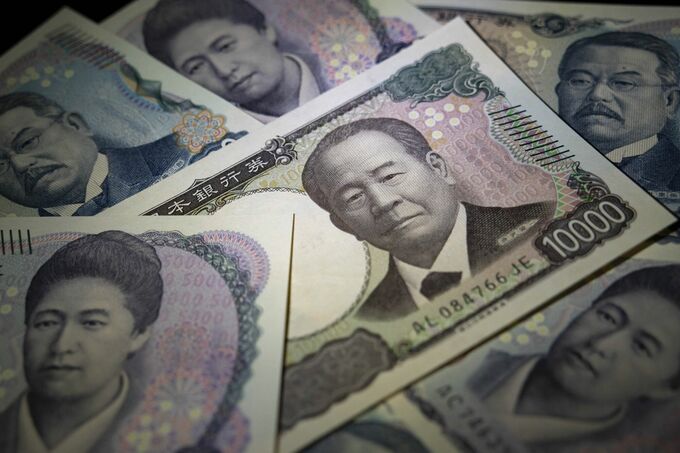 円は対ドルで151円台後半、高市政権発足後は小動き-ドルは堅調