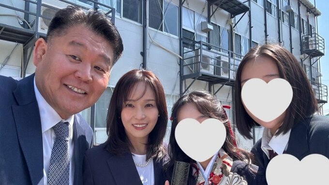 【 花田虎上 】次女・桃果さんの小学校卒業を報告「夢のため堅忍不抜を胸に」袴姿や家族4ショットも公開|TBS NEWS DIG