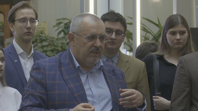 ロシア大統領選出馬に向け「反戦候補」が署名提出　「クレムリンは神経質になっている」支持広がりに