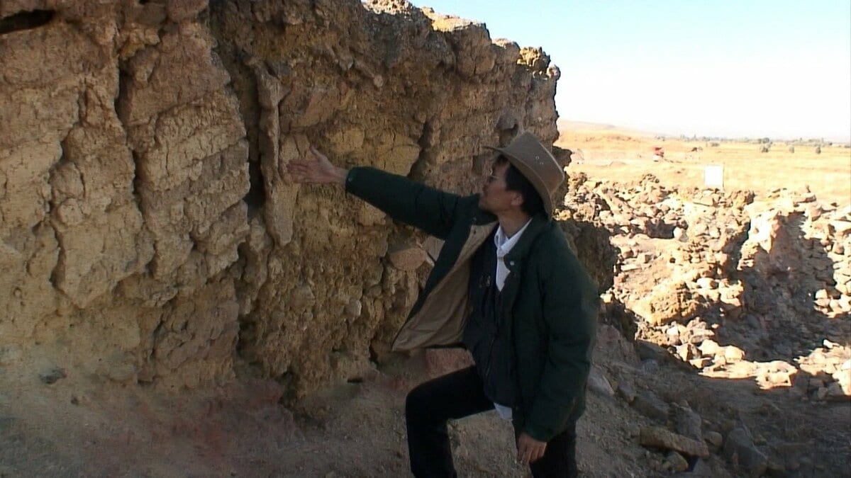 トルコの古代遺跡で新発見 100メートル規模の大建築址の周壁か 都市が