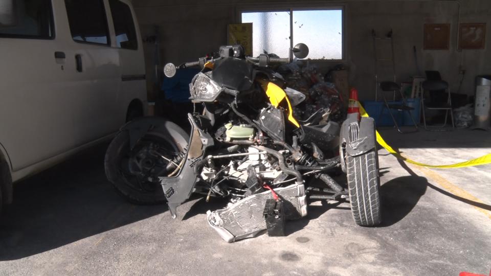 3輪乗用車「トライク」と乗用車が衝突　北海道の男性（26）が意識不明の重体　対向車線にはみ出したか　名護市屋我地島