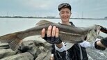【つるの剛士】　「明日も釣るぜ」大分県でルアーシーバス釣りの第一人者と“リバーシーバス釣り”を満喫　|TBS NEWS DIG