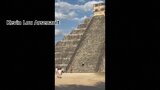 迷惑!マヤ文明の遺産を駆け上がるドイツ人観光客 メキシコ東部ユカタン半島にある遺跡チチェンイツァ|TBS NEWS DIG