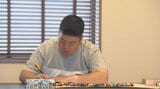 塗り絵が人生を変えた、重度障害の男性 福祉の現場から才能開花…国際アート展で受賞 | 大分のニュース|OBS NEWS|大分放送