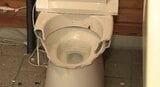 公衆トイレの便器が激しく壊され…相次ぐ被害、なぜ?備え付けの鏡と窓ガラスも割られ…長野・駒ヶ根市の公園など少なくとも5か所「悲惨な状況で壊され、非常に残念」市では被害届、警察が捜査 | SBC NEWS | 長野のニュース | SBC信越放送