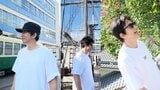 【 大沢たかお 】黒キャップに白Tシャツ姿で街歩き　路面電車を背に笑顔　「急な坂道もたかおさんが歩けば爽やかな風が吹く涼やかな散歩道」の声|TBS NEWS DIG