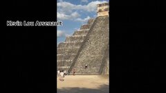 迷惑！マヤ文明の遺産を駆け上がるドイツ人観光客　メキシコ東部ユカタン半島にある遺跡チチェンイツァ| TBS CROSS DIG with Bloomberg
