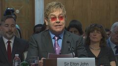 エルトン・ジョン（77）が舞台で「目が見えなくなった」と公表　世界的シンガー・ソングライター | TBS CROSS DIG with Bloomberg