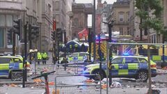 リバプール優勝パレードに車突っ込む　偽情報の拡散防止のため身元公開か| TBS CROSS DIG with Bloomberg