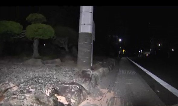 「選挙カー」が電柱に衝突「うとうとしてしまった…」と運転男性…65歳県議など男女3人大けが…長野県知事選挙で新人候補支援する団体の車…候補者は乗っておらず、県議は応援弁士　|　SBC NEWS | 長野のニュース | SBC信越放送