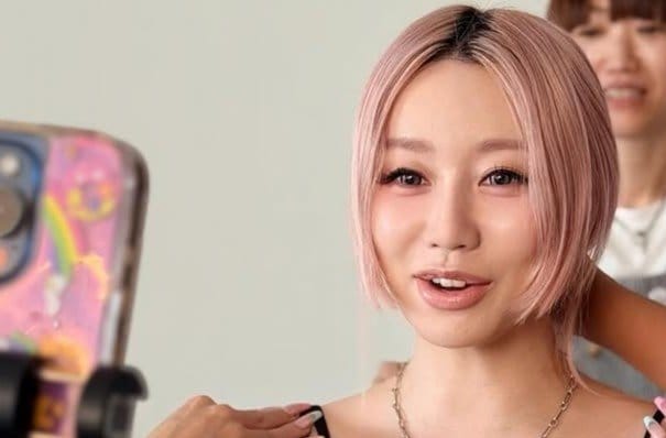 【 倖田來未 】13歳長男に髪を切ってもらう姿を公開　ファン反響「boyイケメン」「くうちゃんにソックリ」|TBS NEWS DIG