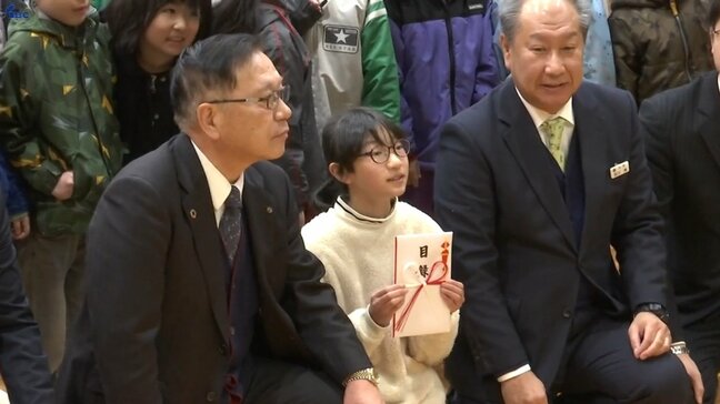 SDGs推進に取り組む銀行と企業が地域貢献の一環として小学校にテントを寄付　岩手・北上市|TBS NEWS DIG