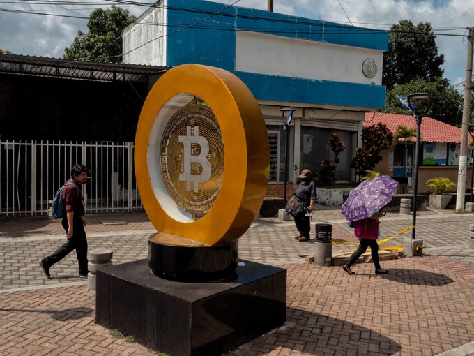 「だから言っただろ」、ビットコイン10万ドルで熱烈信者は得意満面