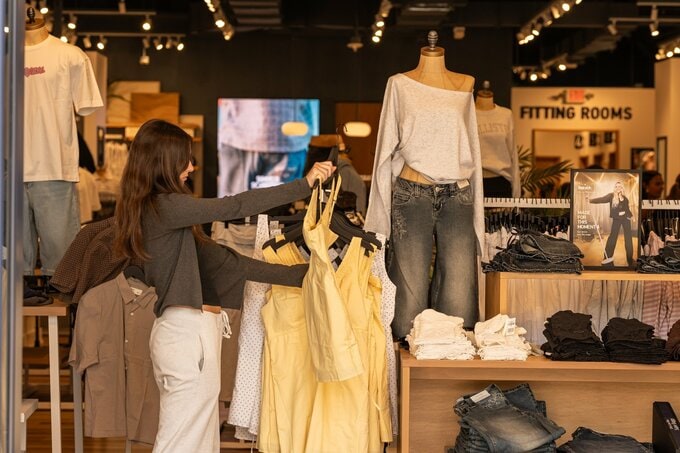 米小売売上高は小幅増、全般は堅調もガソリンスタンドでは減少