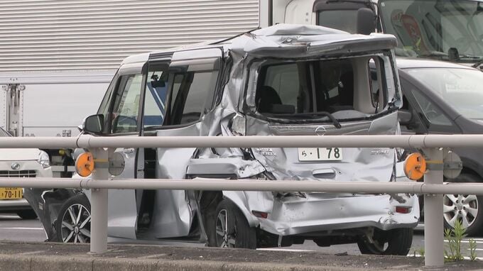 ｢同乗者の意識がない｣ 軽乗用車2台とトラックが絡む事故 70代女性が心肺停止 交差点の手前でトラックが追突か 愛知･春日井市|TBS NEWS DIG