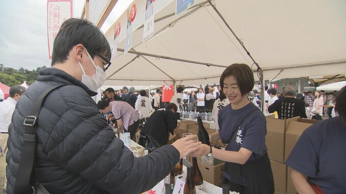 能登をはじめ石川県内の日本酒がズラリ　金沢でサケマルシェにぎわう　|　石川県のニュース｜MRO北陸放送