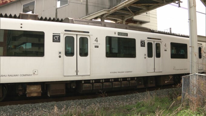 列車で隣に座った女子高校生が立つ瞬間にスカート内にスマホを差し入れ下着を撮影しようとしたか　55歳公務員の男逮捕　|　福岡のニュース｜RKB NEWS｜RKB毎日放送