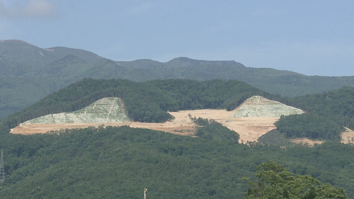 元通りにしてほしい…」メガソーラー開発で変貌 住民が吾妻山への思いを