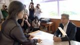 「卒業証書の提出」を再度拒否 田久保真紀市長、市議会議長に回答書を手渡す=静岡・伊東市【速報】 | 静岡のニュース | SBSNEWS | 静岡放送