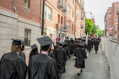 留学生の卒業後就労に1600万円手数料案－米トランプ政権が検討| TBS CROSS DIG with Bloomberg