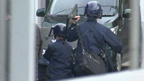 住宅内で発砲か　室内で死亡していたのは暴力団組員の男と判明　室内で頭から血を流し倒れているのを発見　近くには拳銃のようなものも　広島|TBS NEWS DIG