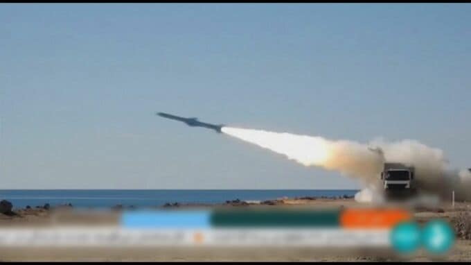 イラン革命防衛隊　ペルシャ湾で軍事演習　米国に対抗　実効支配する島の領有権確立の狙いも|TBS NEWS DIG