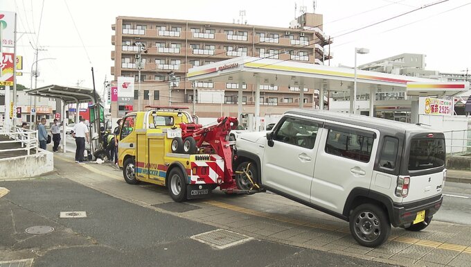 バス停に軽乗用車が突っ込み標識に衝突　けが人なし　仙台|TBS NEWS DIG
