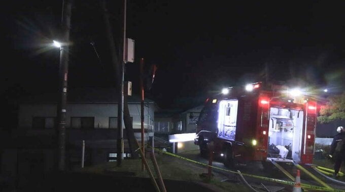 「煙が見える」木造2階建ての住宅から出火　1人けが　宮城・気仙沼市|TBS NEWS DIG