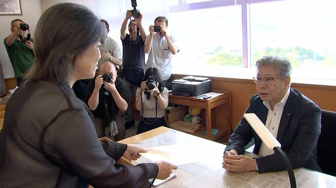 「卒業証書の提出」を再度拒否 田久保真紀市長、市議会議長に回答書を手渡す＝静岡・伊東市【速報】|TBS NEWS DIG