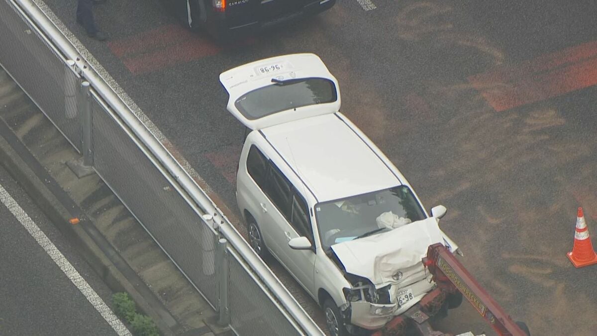 【速報】｢逆走してきた車と正面衝突した｣ 軽乗用車が逆走か 4人搬送 愛知･春日井市