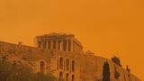 ギリシャ・アテネ　空や町中がオレンジ色に　サハラ砂漠から砂が飛来|TBS NEWS DIG