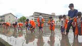 小学生が明治神宮に奉納する酒米の田植え 1871年明治天皇即位の儀式の際に酒と稲穂を奉納 | 山梨のニュース | UTYテレビ山梨