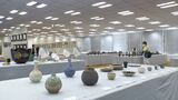 芸術家らから寄せられた絵画や工芸品など約460点を展示販売 収益を社会福祉事業に「歳末助け合い美術展」【岡山】|TBS NEWS DIG