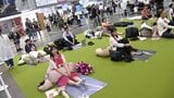 慌ただしい生活の中で見失う”余白”大切さを体感する「ぼーっとする大会」 大学生が誘致し多くの人が行き交う駅ビルで実現 | 福岡のニュース|RKB NEWS|RKB毎日放送