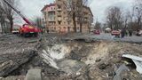 ウクライナ首都に約1か月半ぶり攻撃　ミサイル破片落下などで13人けが|TBS NEWS DIG