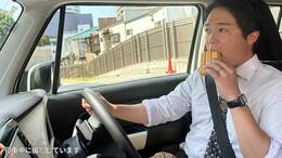 「暑いのでアイスクリームを食べながら車を運転したら…」→交通違反・罰金になるの?【警察に聞いてみた】|TBS NEWS DIG