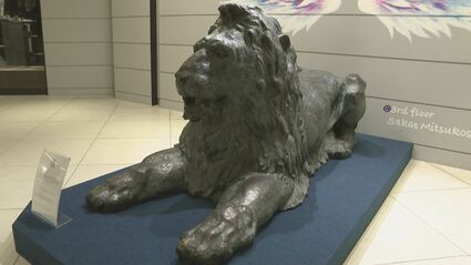 またがると願いが叶う｣ 三越前のシンボルがもう一体登場 震災や戦争に