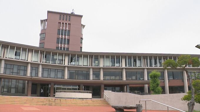 チラシの印刷遅れた影響で職員が手作業で封緘　糊付け不完全で定額減税関連の通知が開封の状態で配達　郵便局員が気付き再度作業も一部がそのまま住民のもとに　長野・佐久市|TBS NEWS DIG
