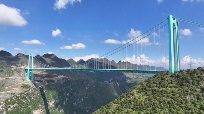 中国・貴州省　川の水面からの高さ「世界一の橋」開通　山間部では「世界一の規模」|TBS NEWS DIG
