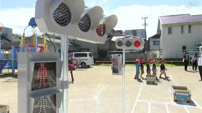 気をつけて学校に通おう　新しくなった信号機で“交通安全教室”　|　高知のニュース・天気｜KUTV NEWS | KUTVテレビ高知