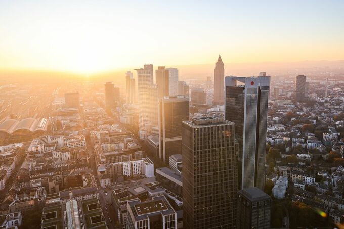 【欧州市況】債券と株式横ばい､米･ウクライナ会談決裂でユーロ安