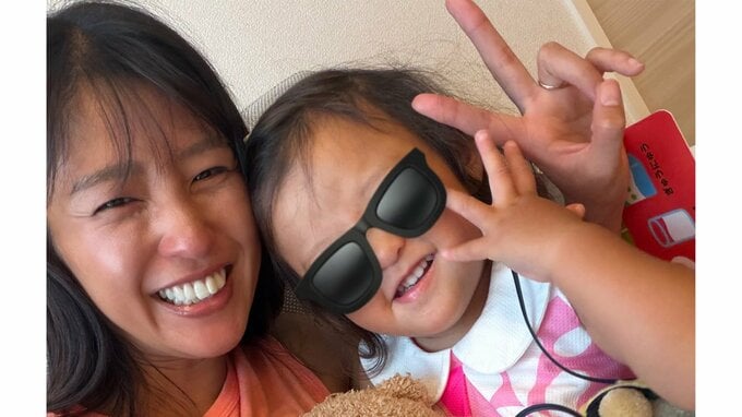 【 岡副麻希 】　「この夏はプール三昧だった私と娘」2歳娘との日焼けショット公開　 “ワンオペ”育児や微笑ましい日常にファンほっこり|TBS NEWS DIG