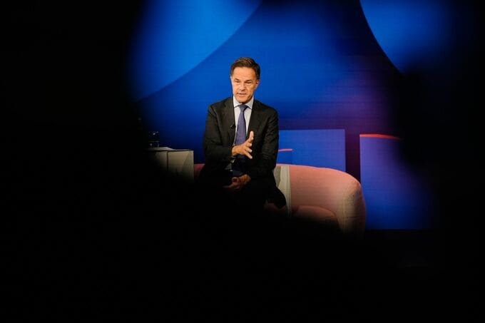 米ロ首脳会談、ウクライナ領土巡る交渉への道開く－ＮＡＴＯ事務総長