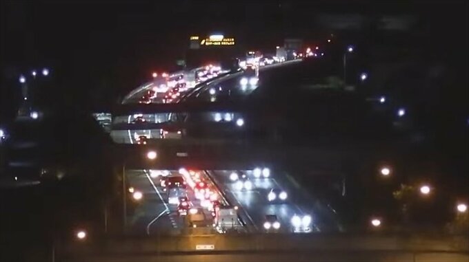 中央道・上り線　小仏トンネル付近で事故　談合坂スマートIC付近まで渋滞11km　【午後5時55分現在】|TBS NEWS DIG