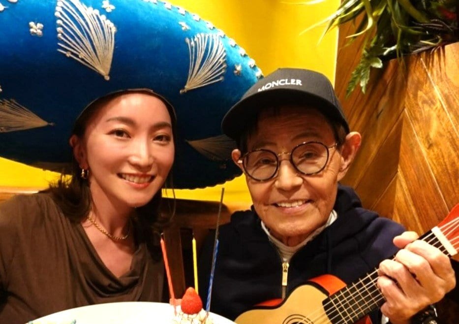 加藤綾菜 】 38歳の誕生日を報告 「カトちゃんと出会って17年」 豪華