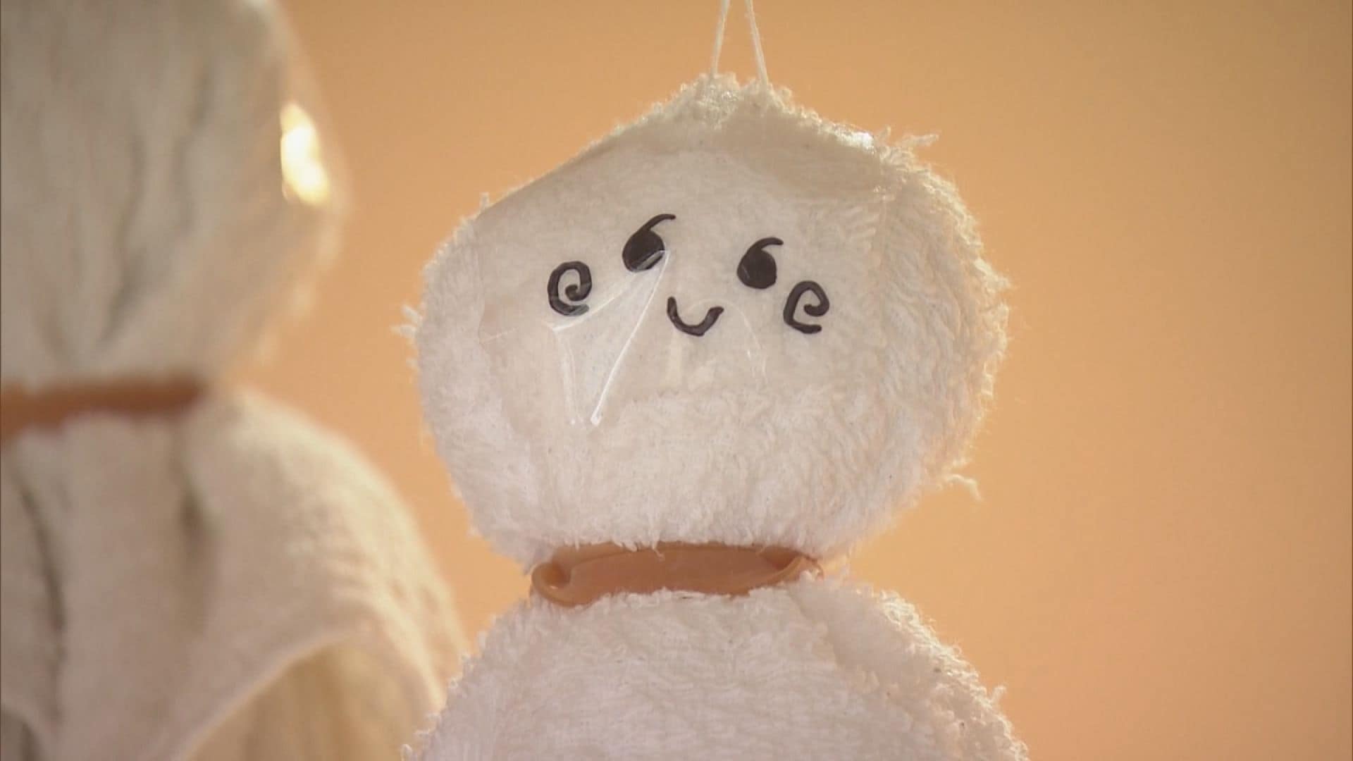 年間約800枚…忘れ物のタオルで作られた特製のてるてる坊主 三重・尾鷲