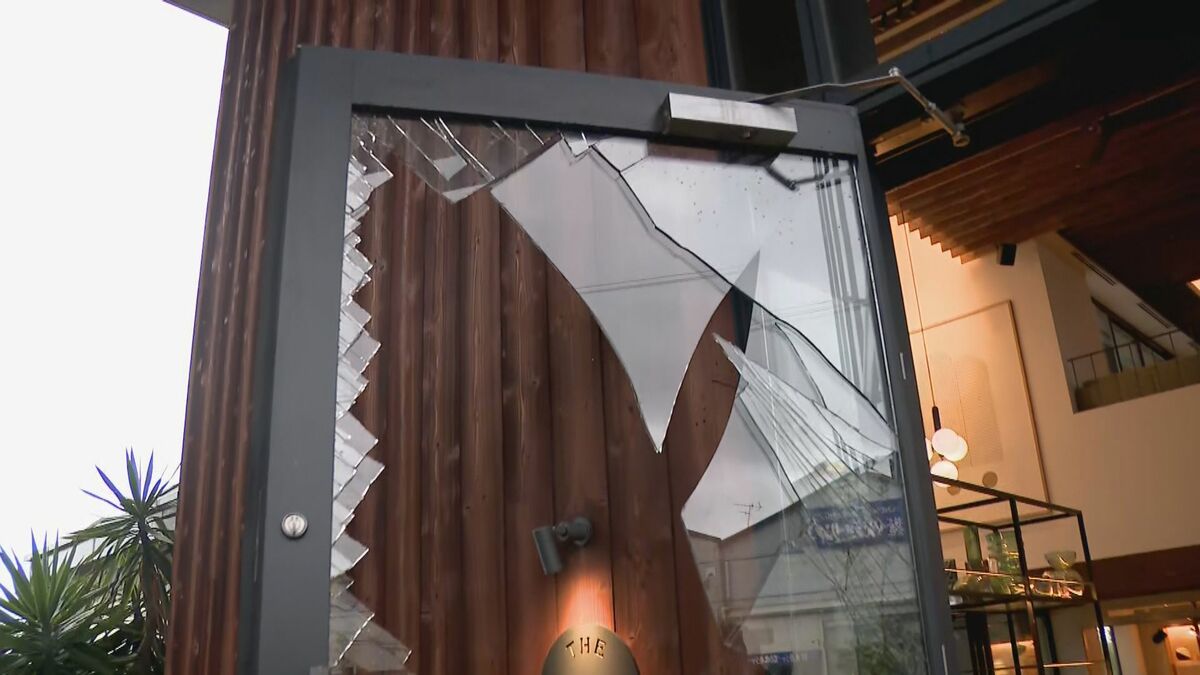 強風で頭にトタン屋根が…男性が軽傷 レストランの窓ガラス割れる被害も 名古屋などで“ゲリラ雷雨” 　愛知