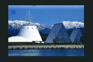 【画像取り込み作業中】富山湾に春の訪れ…上位蜃気楼「Cランク」観測 対岸の景色が伸び、反転する不思議な光景【6日午後2時20分発表 魚津埋没林博物館】 | 富山のニュース|天気・防災|チューリップテレビ