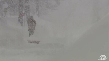 大雪で鉄道の運休100本超 今季最強最長寒波で県民生活に影響 青森県