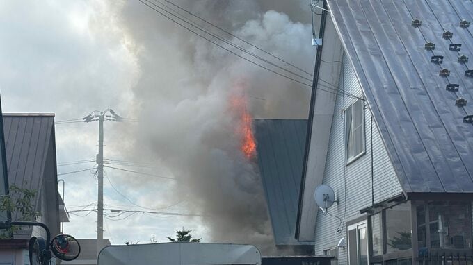 【速報】 札幌市東区の住宅から出火 午後1時現在激しく炎上中 けが人情報なし|TBS NEWS DIG